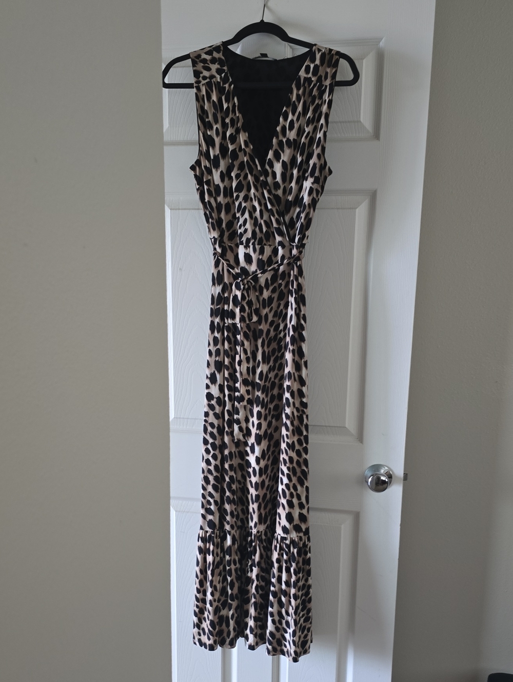 NWOT International Concepts Beige and Black Leopard Print Sleeveless Maxi Dress